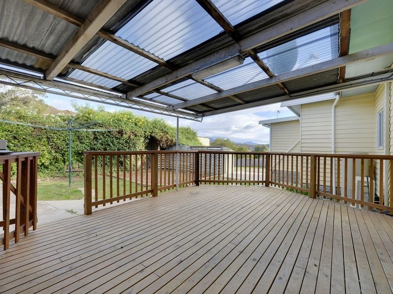 1/90 Gordons Hill Road, Lindisfarne TAS 7015