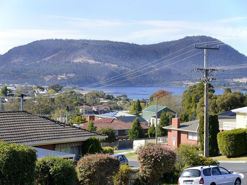 16 Tavistock Road, Austins Ferry TAS 7011