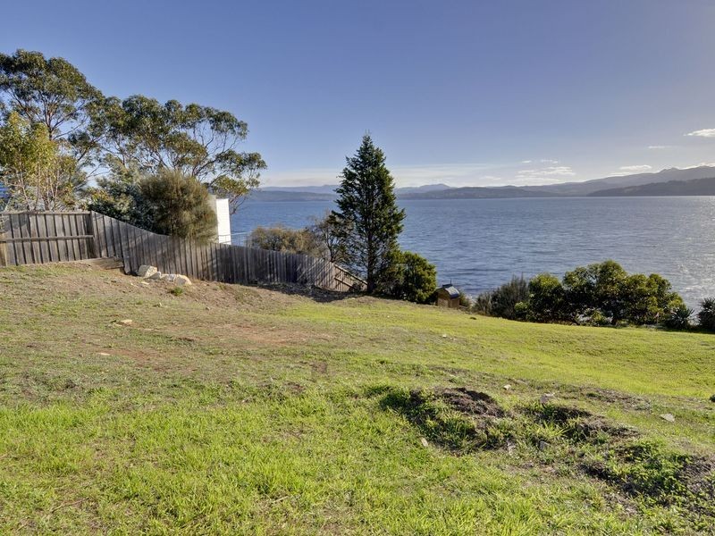 102 Spitfarm Road, Opossum Bay TAS 7023