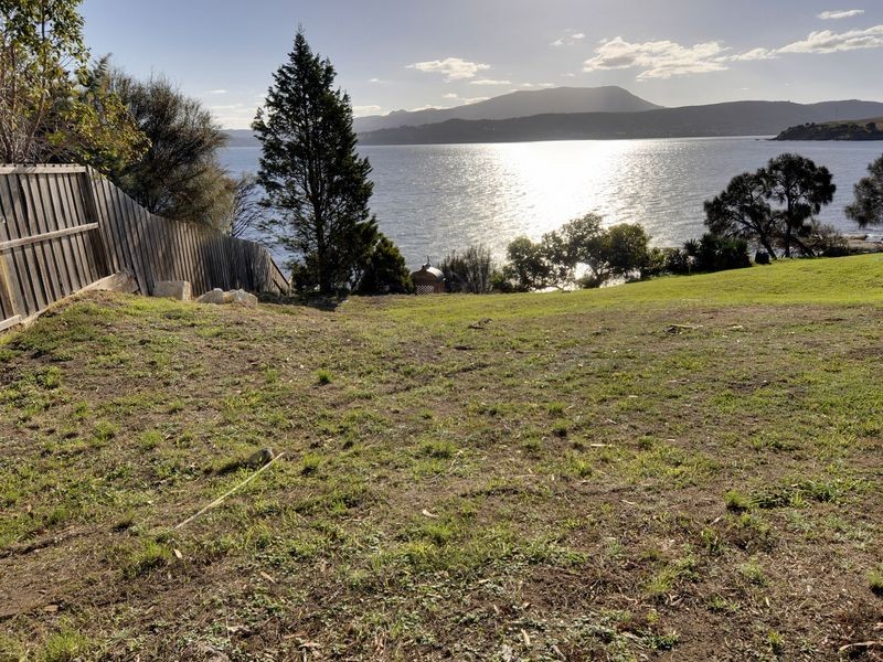 102 Spitfarm Road, Opossum Bay TAS 7023