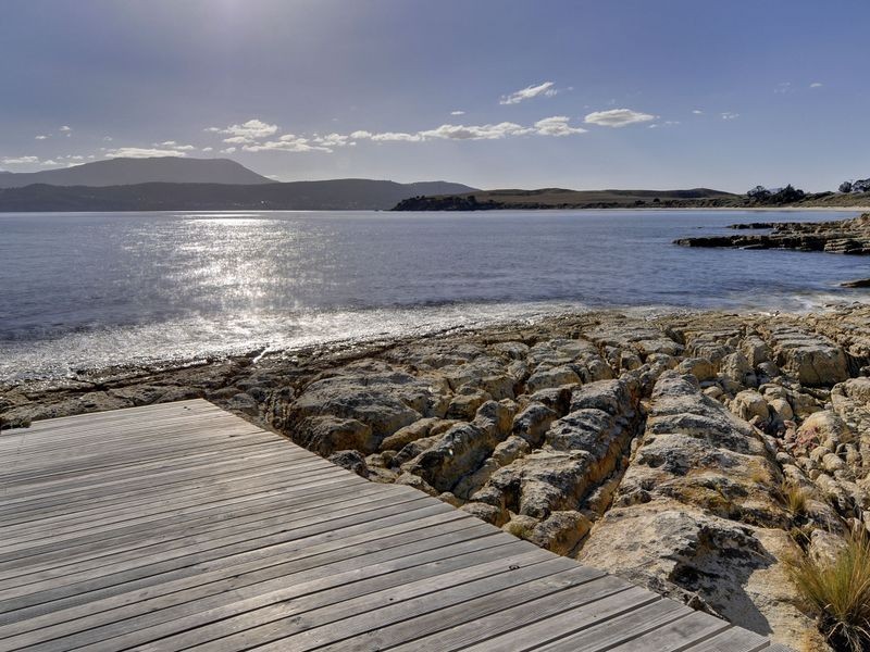 102 Spitfarm Road, Opossum Bay TAS 7023