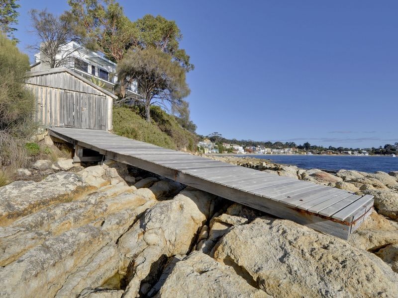 102 Spitfarm Road, Opossum Bay TAS 7023
