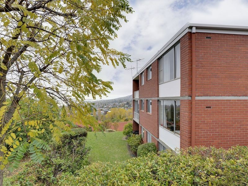4/320A Davey Street, South Hobart TAS 7004