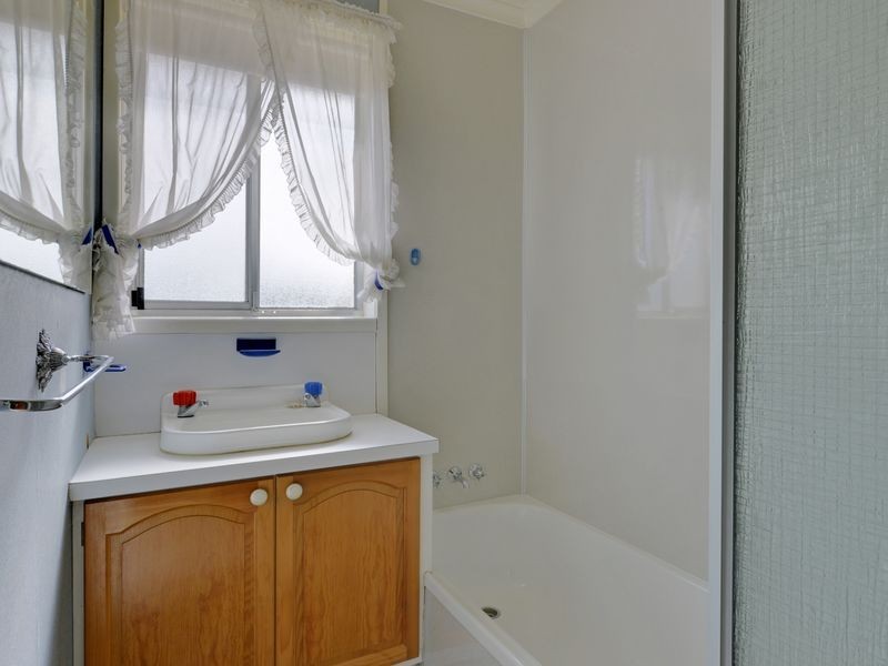 21 Checquers Street, Rokeby TAS 7019