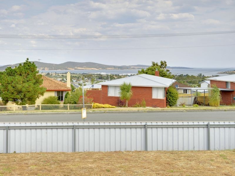 12 Stanfield Street, Rokeby TAS 7019