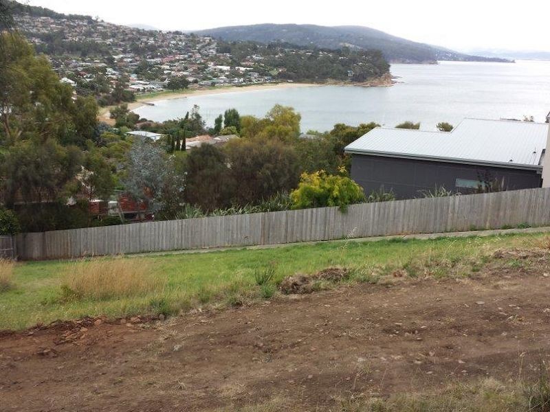 11 Steen Court, Blackmans Bay TAS 7052