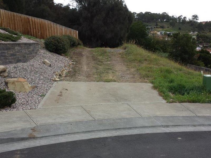 11 Steen Court, Blackmans Bay TAS 7052