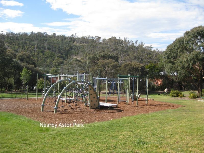 27 Kenton Road, Geilston Bay TAS 7015