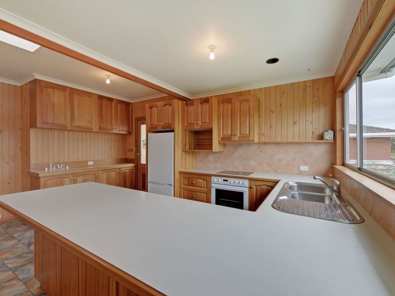 125 Derwent Avenue, Lindisfarne TAS 7015