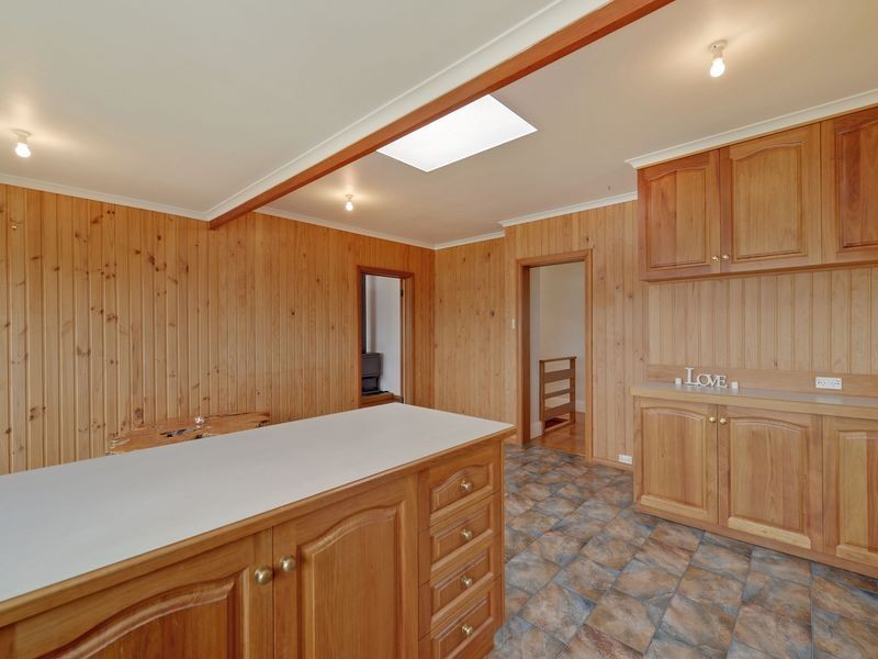 125 Derwent Avenue, Lindisfarne TAS 7015