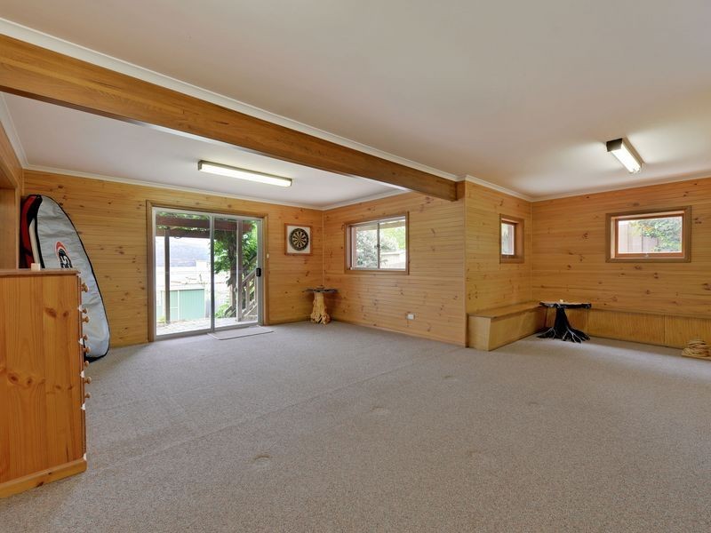 125 Derwent Avenue, Lindisfarne TAS 7015