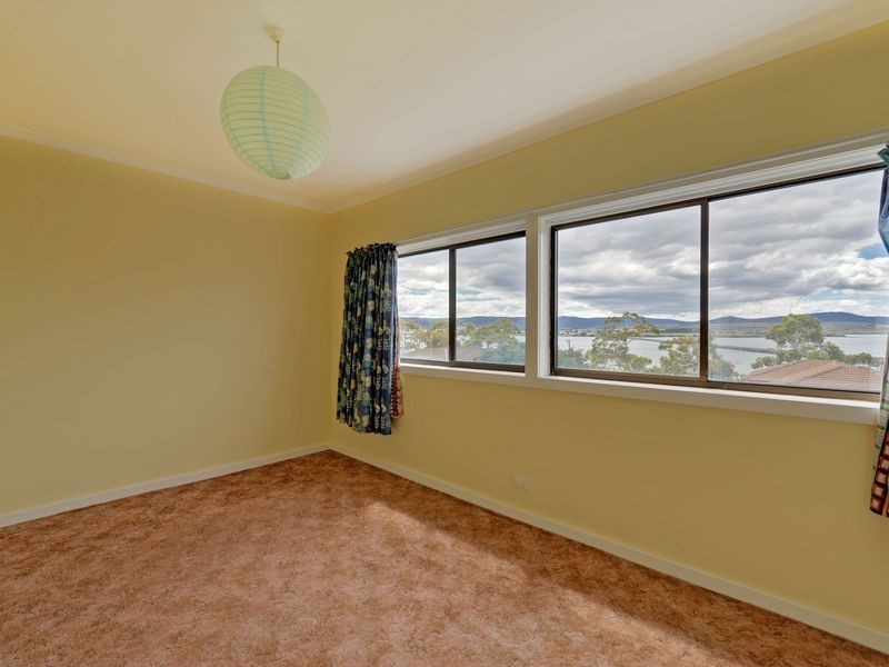 17 Third Avenue, Midway Point TAS 7171