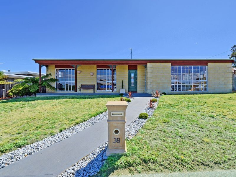 38 Raynors Road, Midway Point TAS 7171