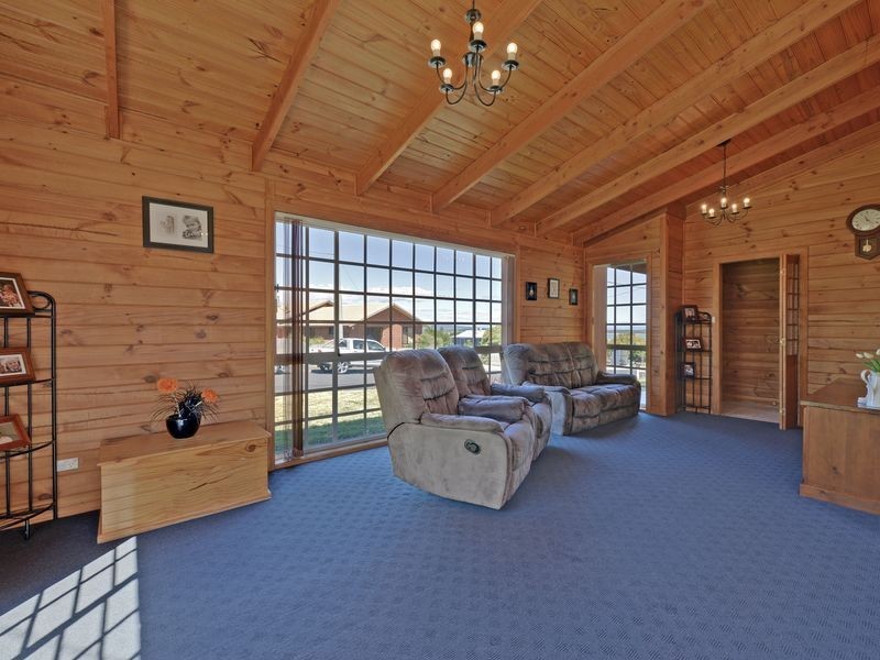 38 Raynors Road, Midway Point TAS 7171