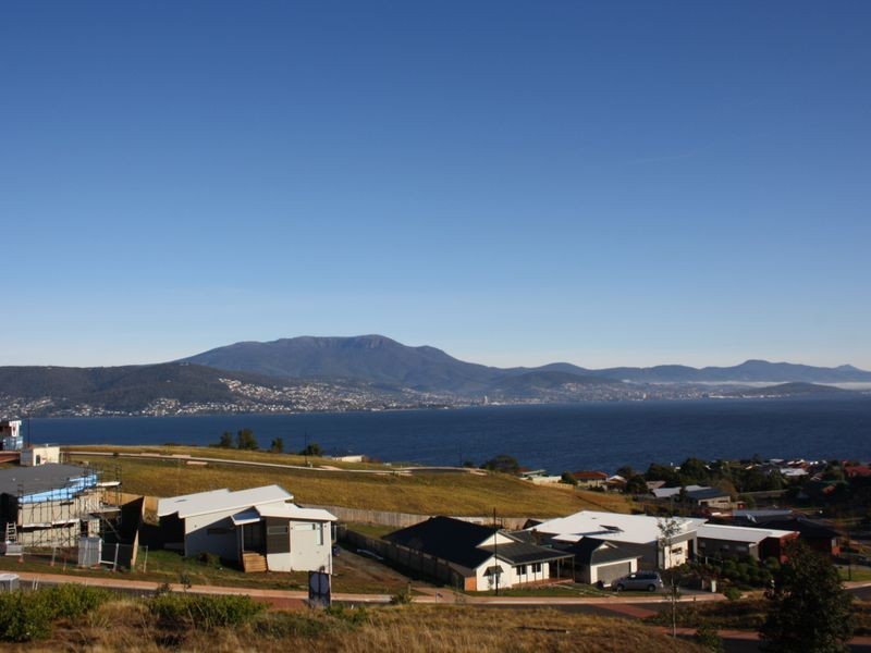 4 Reliance Court, Tranmere TAS 7018