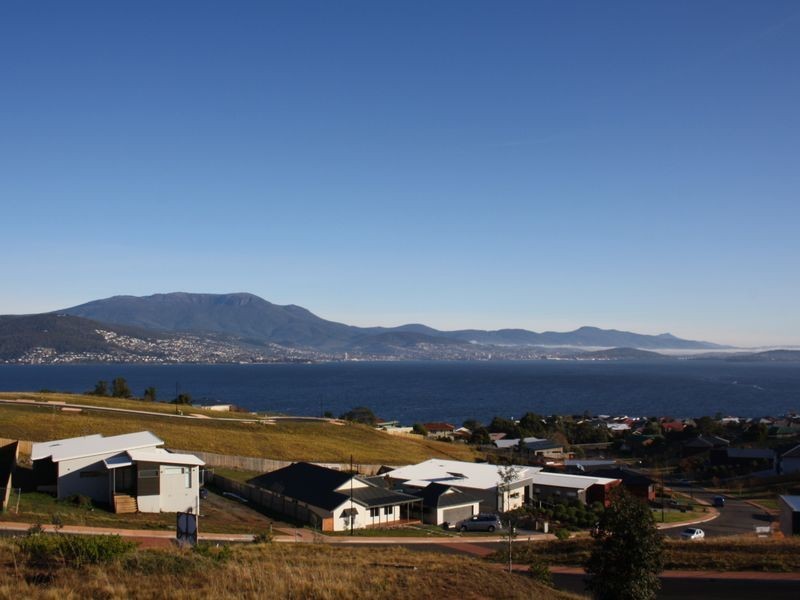 4 Reliance Court, Tranmere TAS 7018