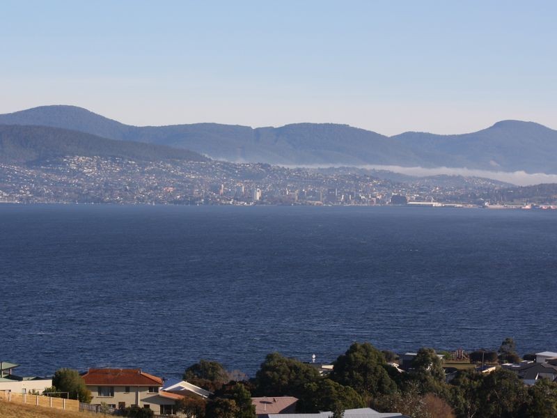 4 Reliance Court, Tranmere TAS 7018