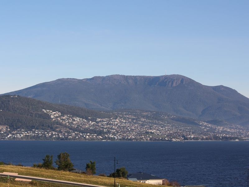 4 Reliance Court, Tranmere TAS 7018