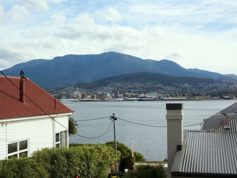 1/11a Victoria Esplanade, Bellerive TAS 7018