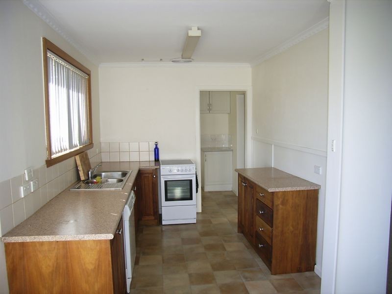 20 Henley Street, Lindisfarne TAS 7015