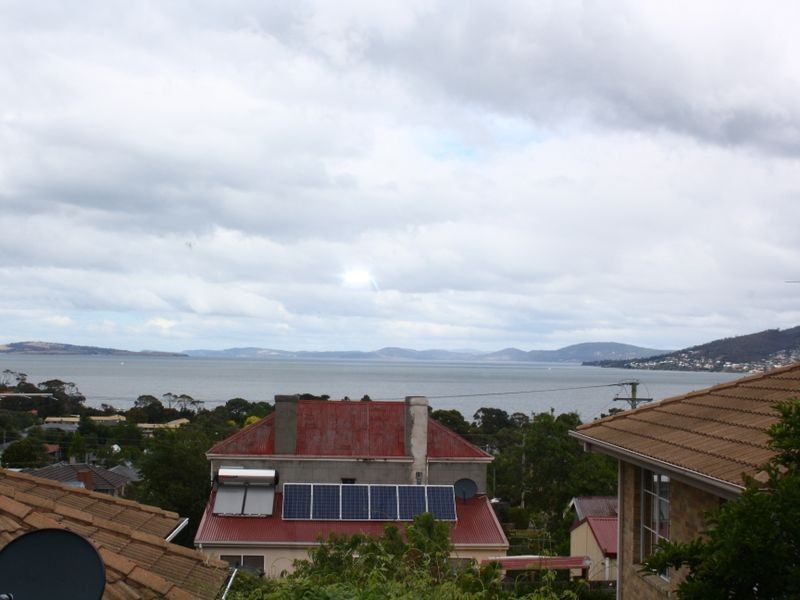27 River Street, Bellerive TAS 7018
