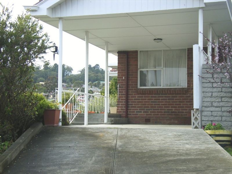 33 Cottesloe Street, Lindisfarne TAS 7015