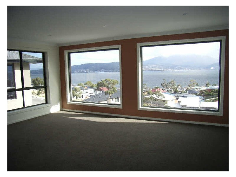 2/644 Oceana Drive, Tranmere TAS 7018