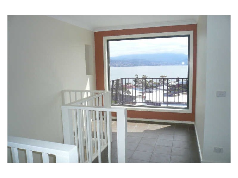 2/644 Oceana Drive, Tranmere TAS 7018