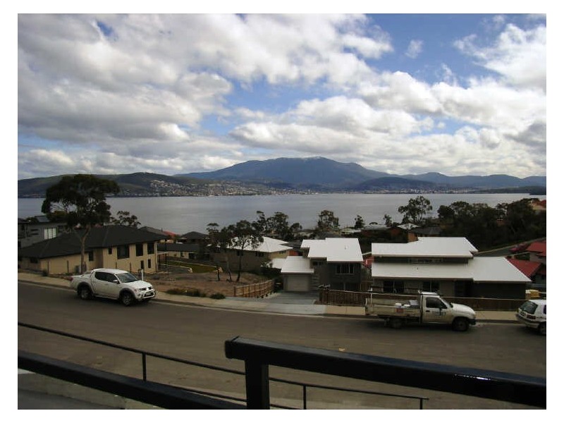 2/644 Oceana Drive, Tranmere TAS 7018