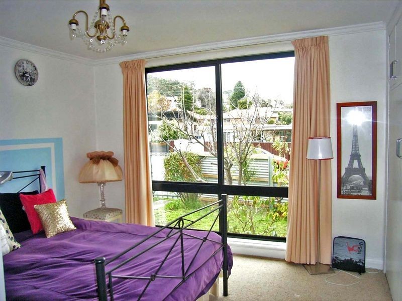 2 Nietta Road, Lindisfarne TAS 7015