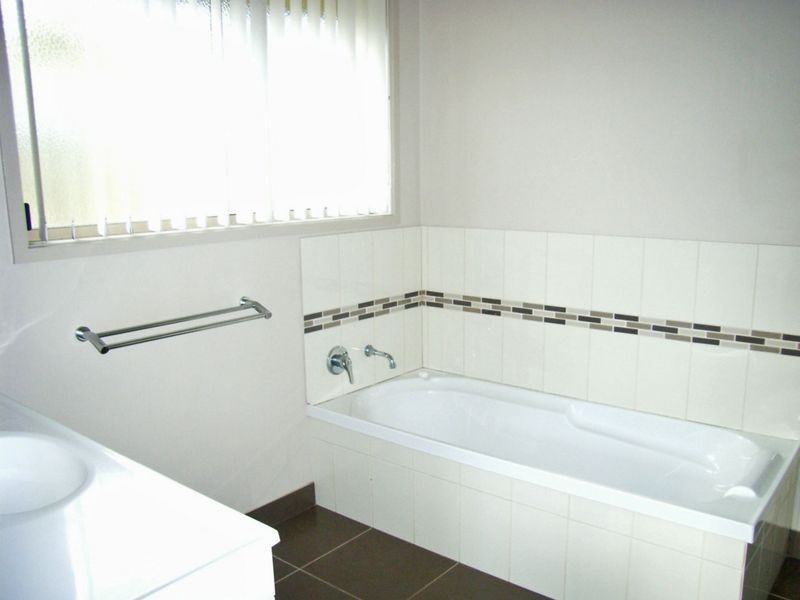 2/5 Erebus Street, Warrane TAS 7018