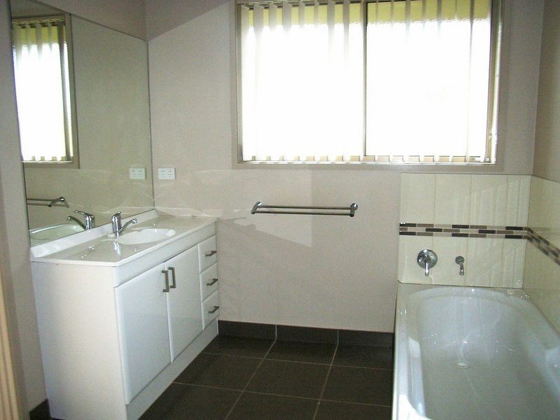 2/5 Erebus Street, Warrane TAS 7018