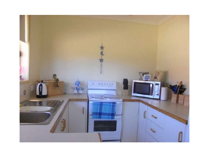 9 Princes Buildings Parade, Rokeby TAS 7019