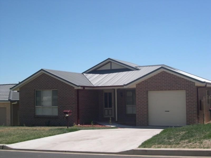 24 Bert Whiteley Place, Orange NSW 2800