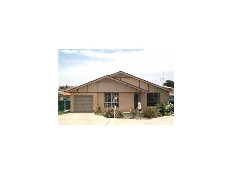 8 Coombes Place, Orange NSW 2800
