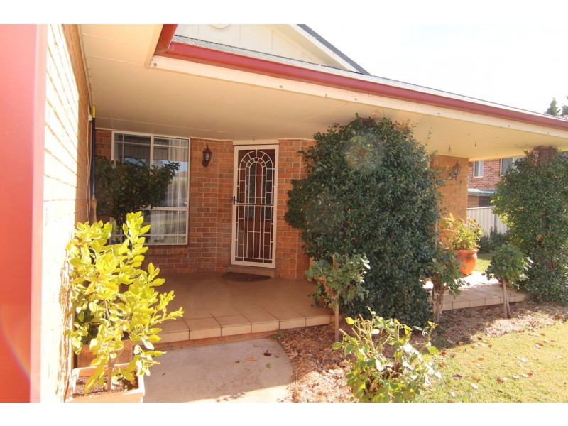 21 Olympic Drive, Orange NSW 2800