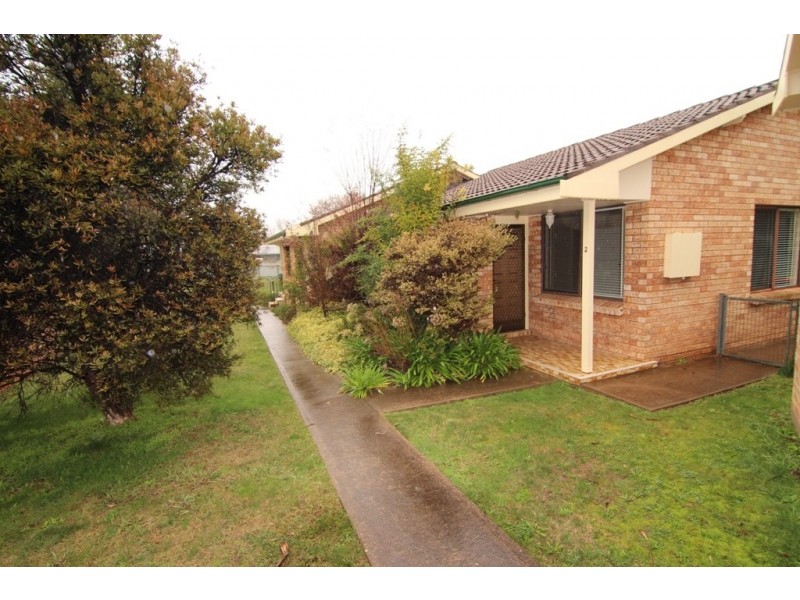 2/13 Anzac Place, Orange NSW 2800