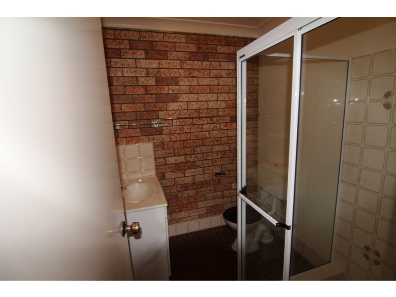 2/13 Anzac Place, Orange NSW 2800