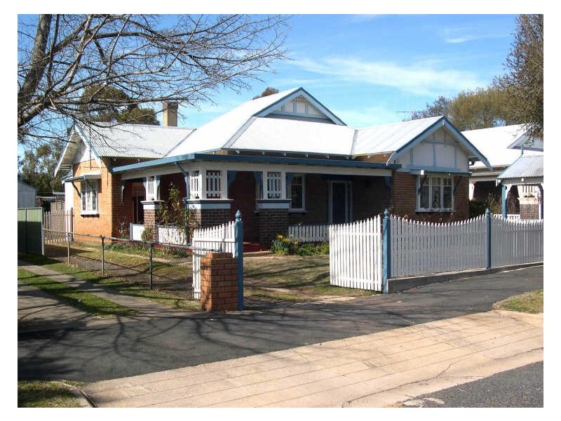 60 Clinton Street, Orange NSW 2800