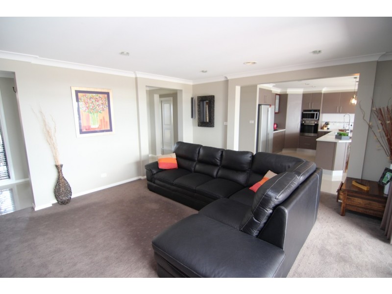 8 Bartlett Street, Orange NSW 2800