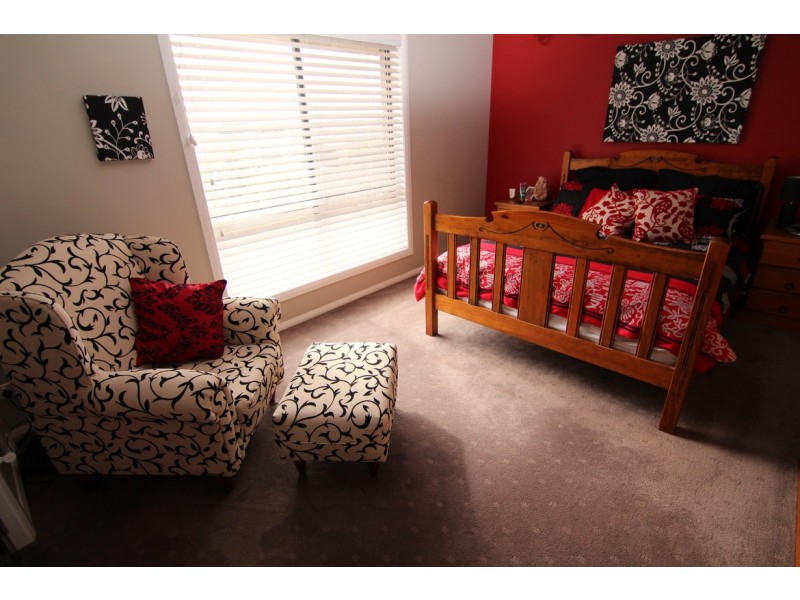 8 Bartlett Street, Orange NSW 2800