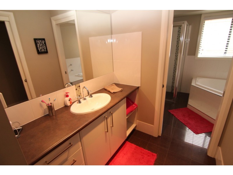 8 Bartlett Street, Orange NSW 2800