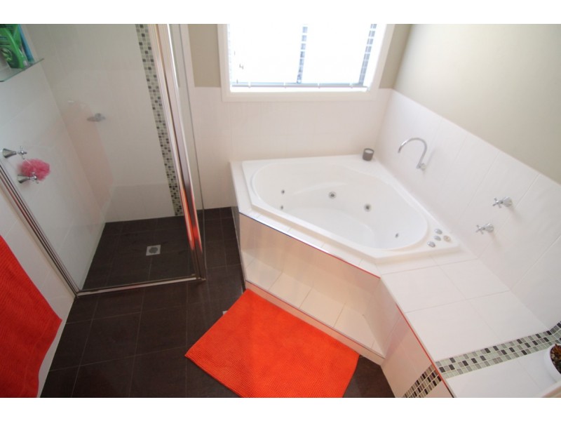 8 Bartlett Street, Orange NSW 2800