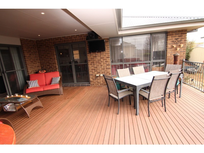 8 Bartlett Street, Orange NSW 2800