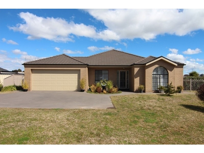 11 Speet Place, Orange NSW 2800