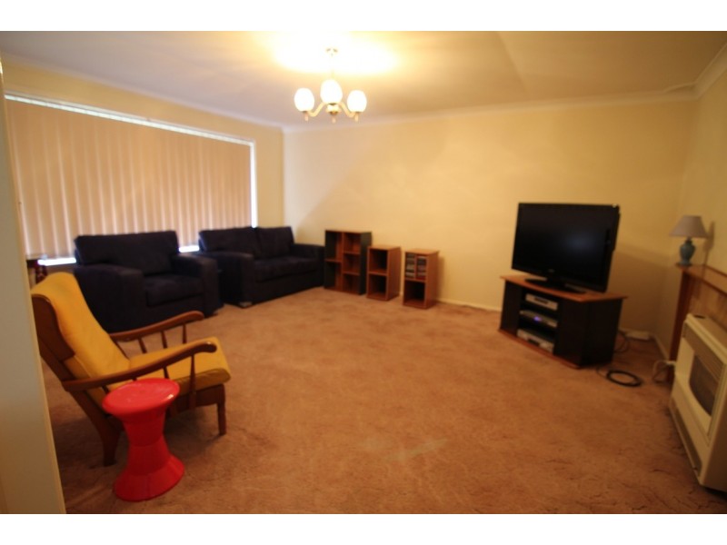 9 Cadogan Crescent, Orange NSW 2800