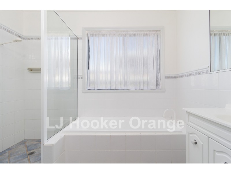 5 Wisteria Place, Orange NSW 2800