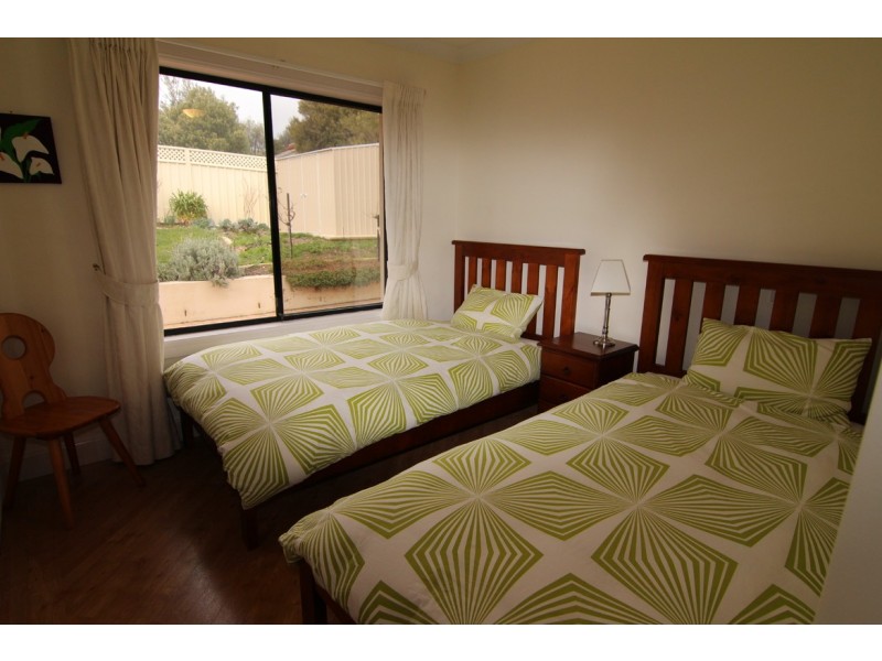 35 Roselawn Drive, Orange NSW 2800