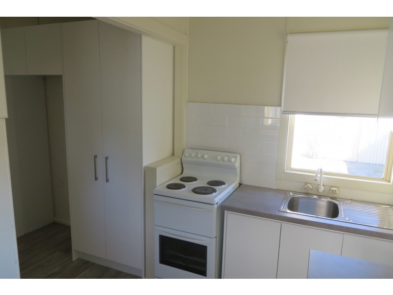 60 Churchill Avenue, Orange NSW 2800