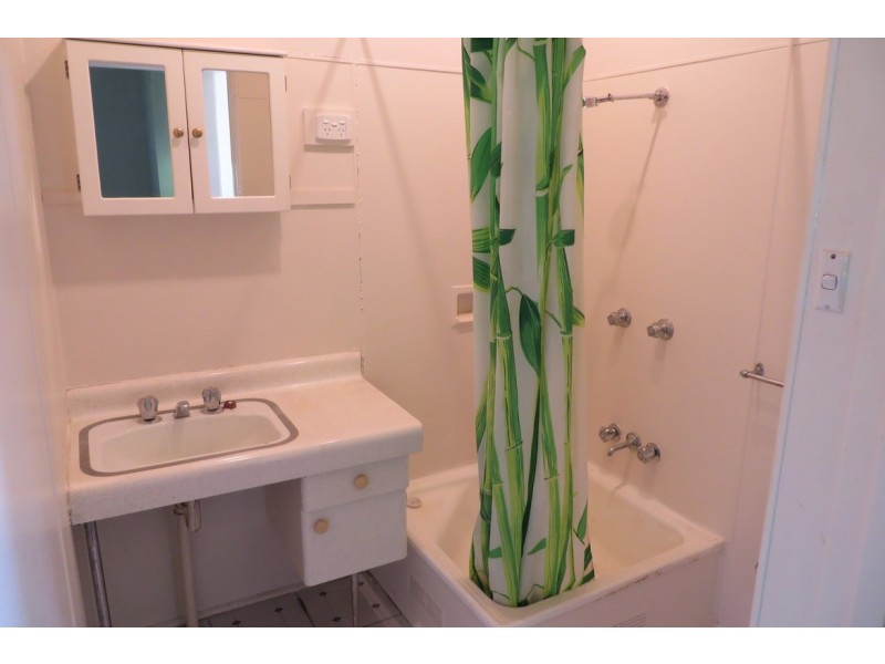 60 Churchill Avenue, Orange NSW 2800